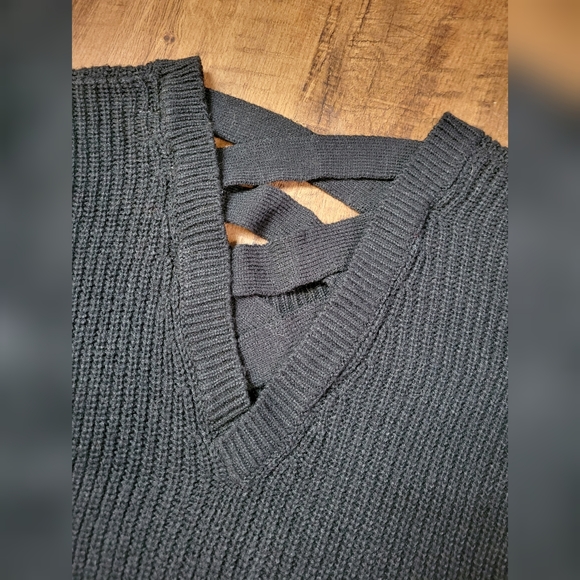 FREE W BUNDLE Another Story sweater - Picture 9 of 9